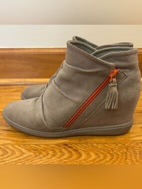 Skechers Taupe Suede Ankle Wedge Bootie with Orange Zip